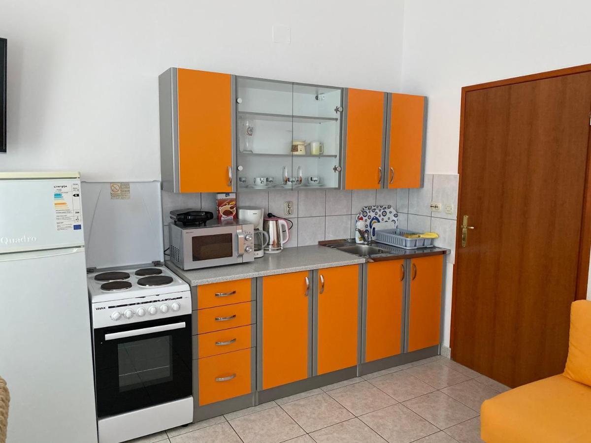 Apartmani Anita Starigrad Paklenica Εξωτερικό φωτογραφία