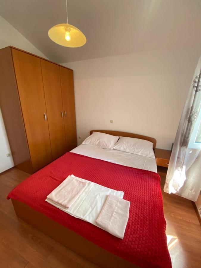 Apartmani Anita Starigrad Paklenica Εξωτερικό φωτογραφία