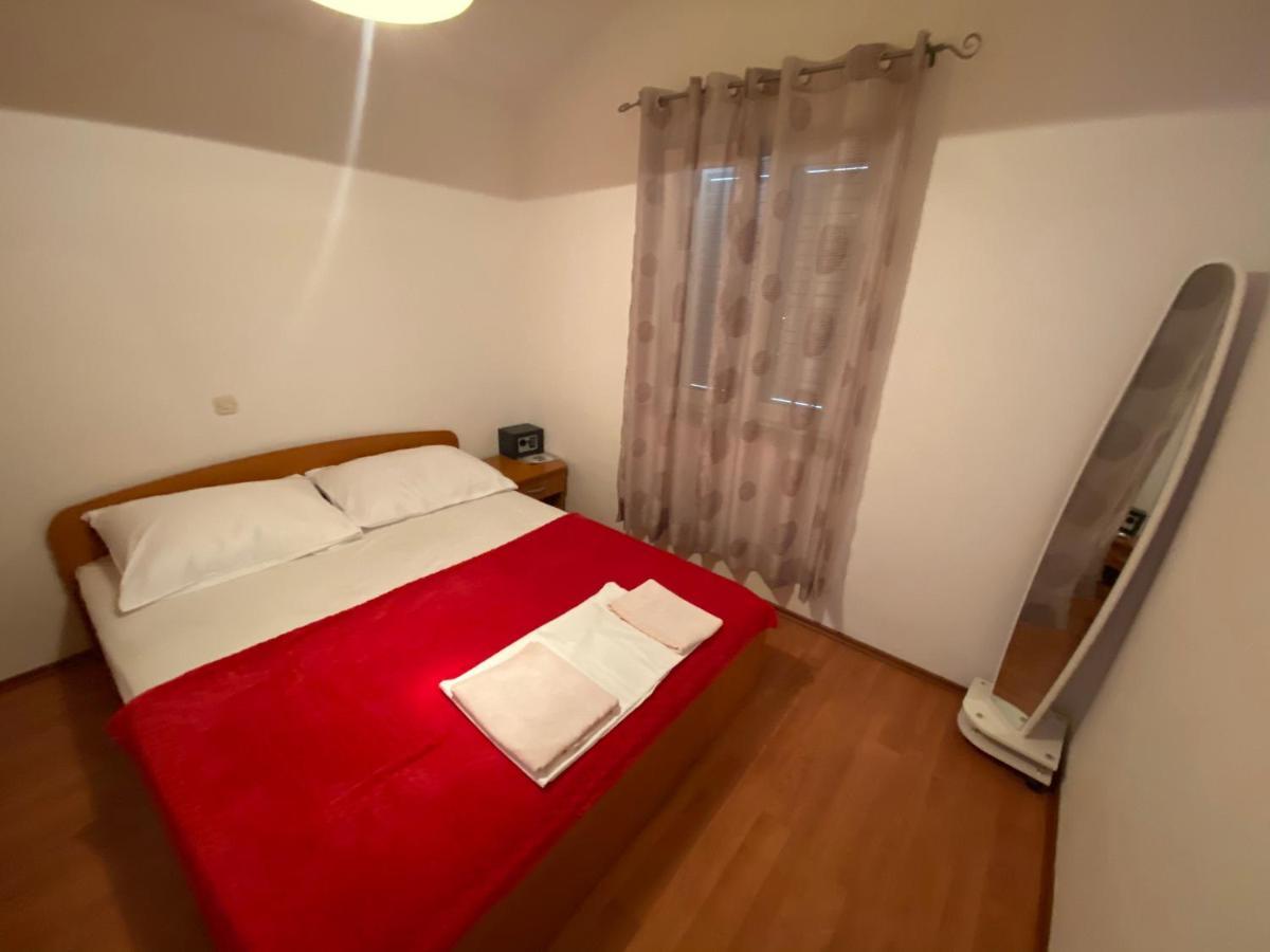 Apartmani Anita Starigrad Paklenica Εξωτερικό φωτογραφία